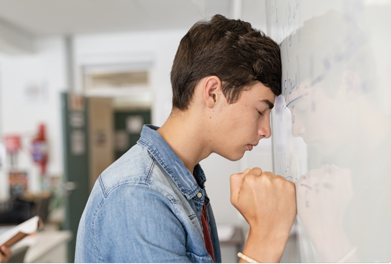 Студенческая депрессия. Nevrozele. School guy. Пересдача ЕГЭ 2022 лето.